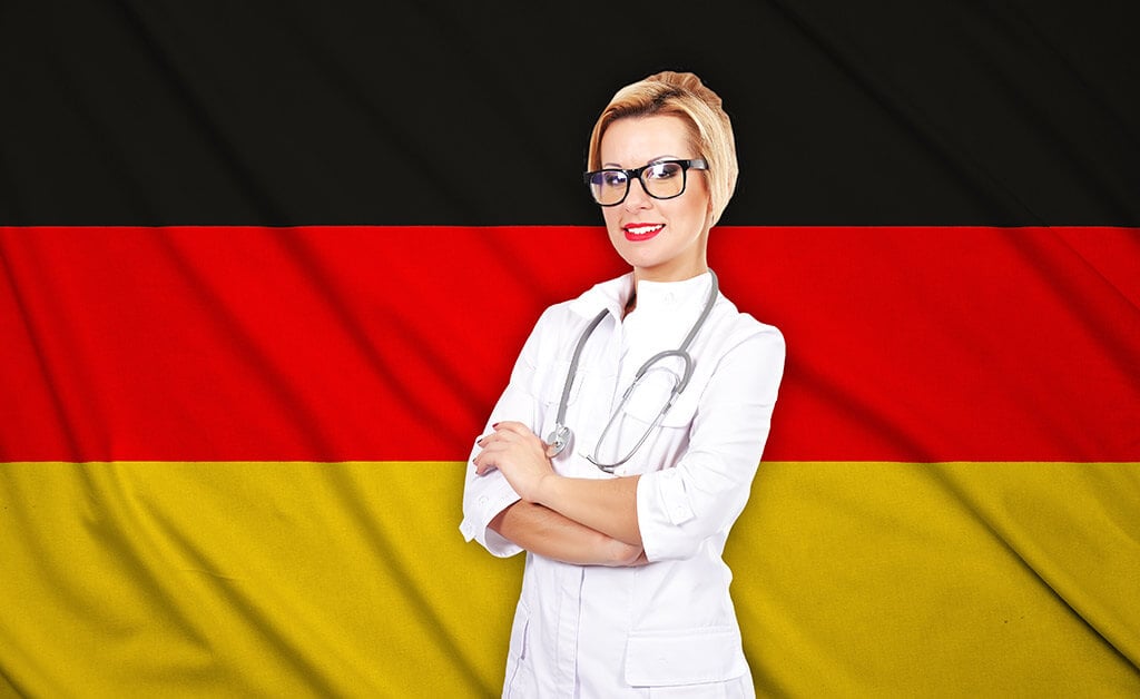 Doctor germany. Женщина врач. Германия женщина врач. Немецкие врачи женщины. Доктор женский немецкий.