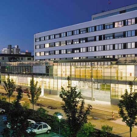 مستشفى الأكاديمية في بونديس فير برلين