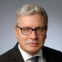 Проф. Доктор мед. Томас Шмитц-Риксен Томас Шмитц-Риксен